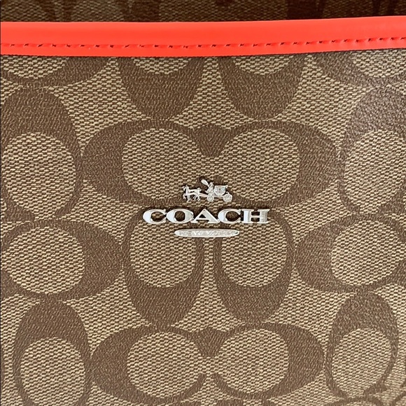 NWT Coach tote - Picture 3 of 8